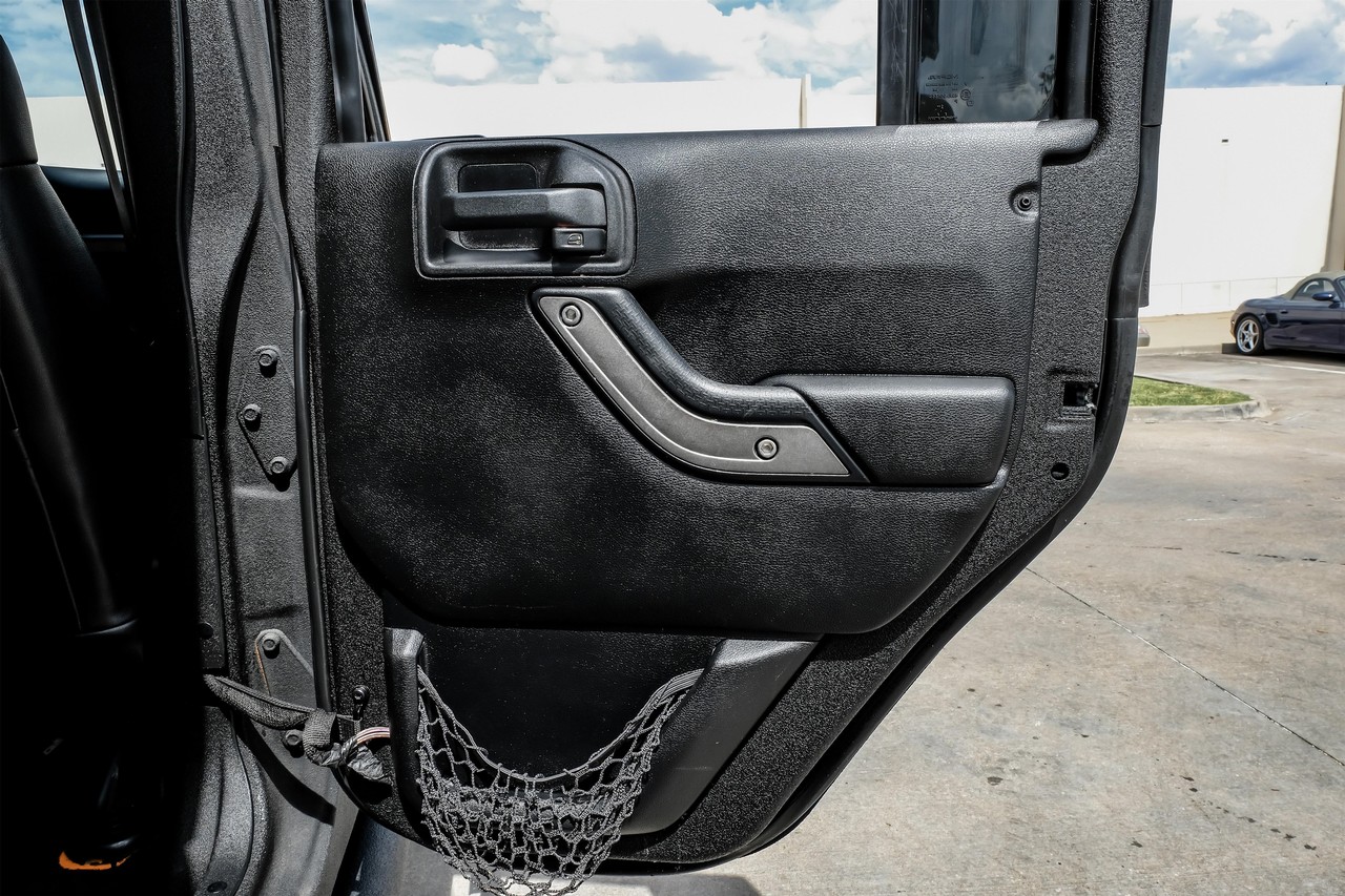 Jeep Wrangler Unlimited Vehicle Main Gallery Image 46