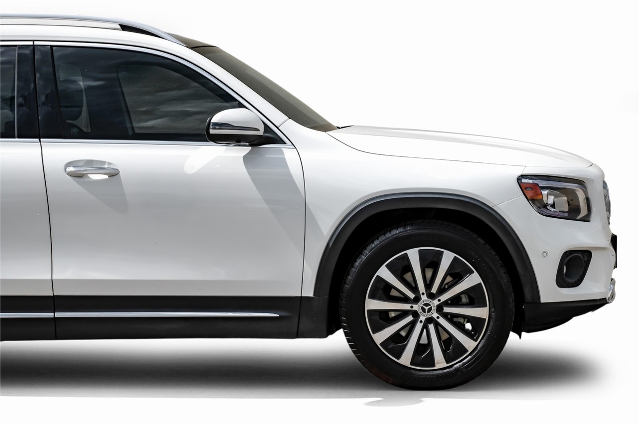 Mercedes-Benz GLB 250 Vehicle Main Gallery Image 10