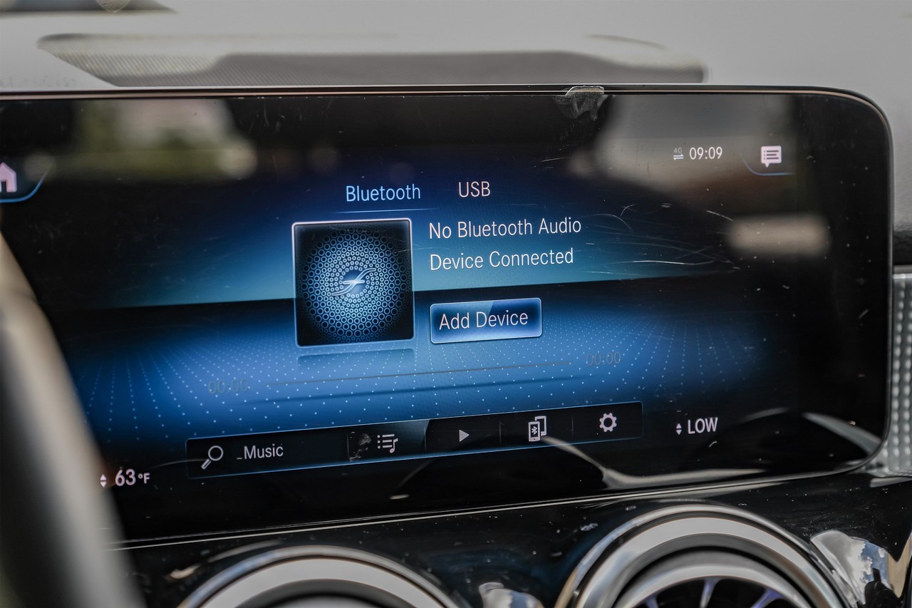 Mercedes-Benz GLB 250 Vehicle Main Gallery Image 33