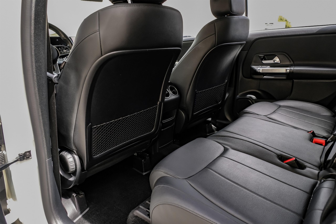 Mercedes-Benz GLB 250 Vehicle Main Gallery Image 39
