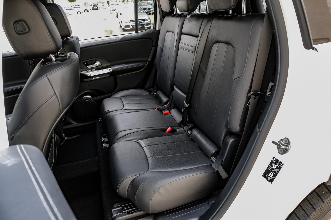 Mercedes-Benz GLB 250 Vehicle Main Gallery Image 40