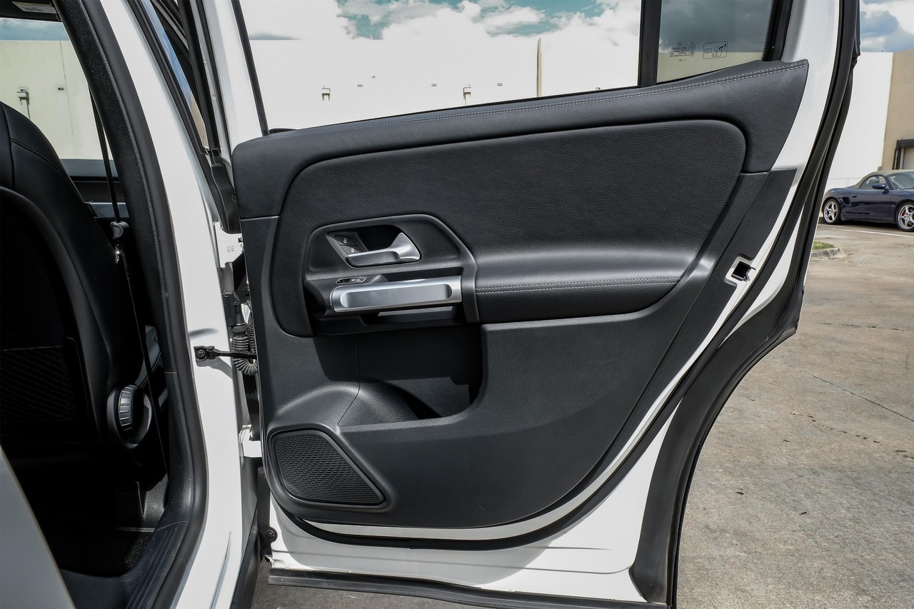 Mercedes-Benz GLB 250 Vehicle Main Gallery Image 47
