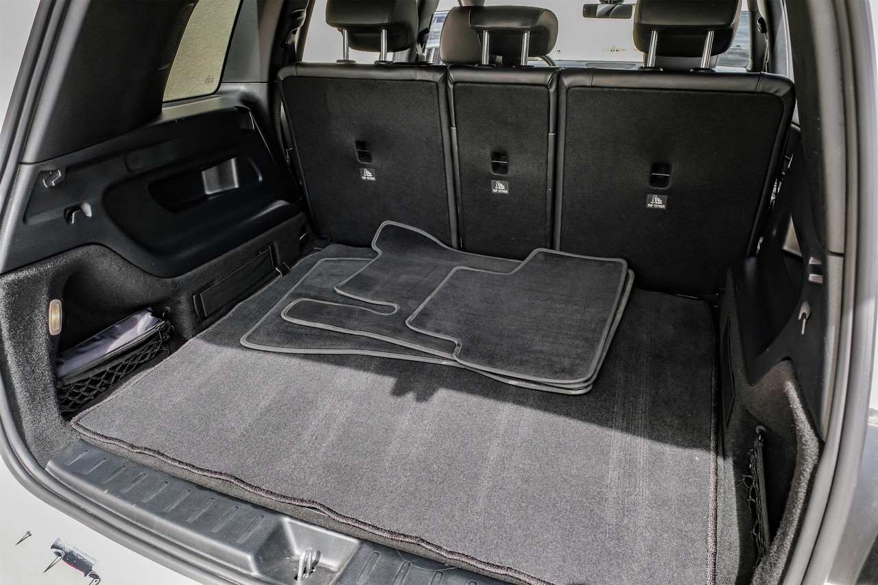Mercedes-Benz GLB 250 Vehicle Main Gallery Image 50