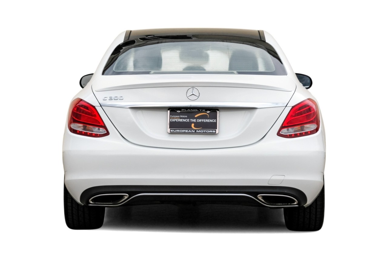 Mercedes-Benz C-Class Vehicle Main Gallery Image 10