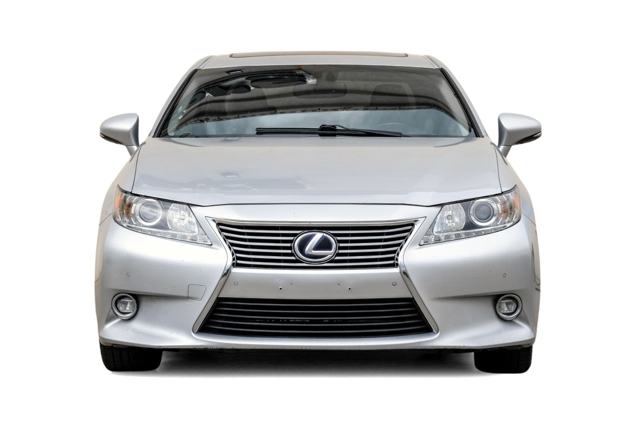 Lexus ES 300h Vehicle Main Gallery Image 06