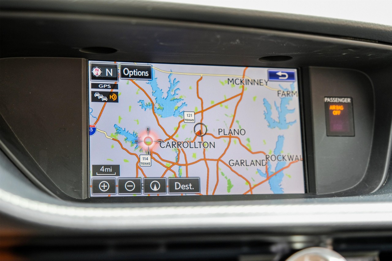 Lexus ES 300h Vehicle Main Gallery Image 22