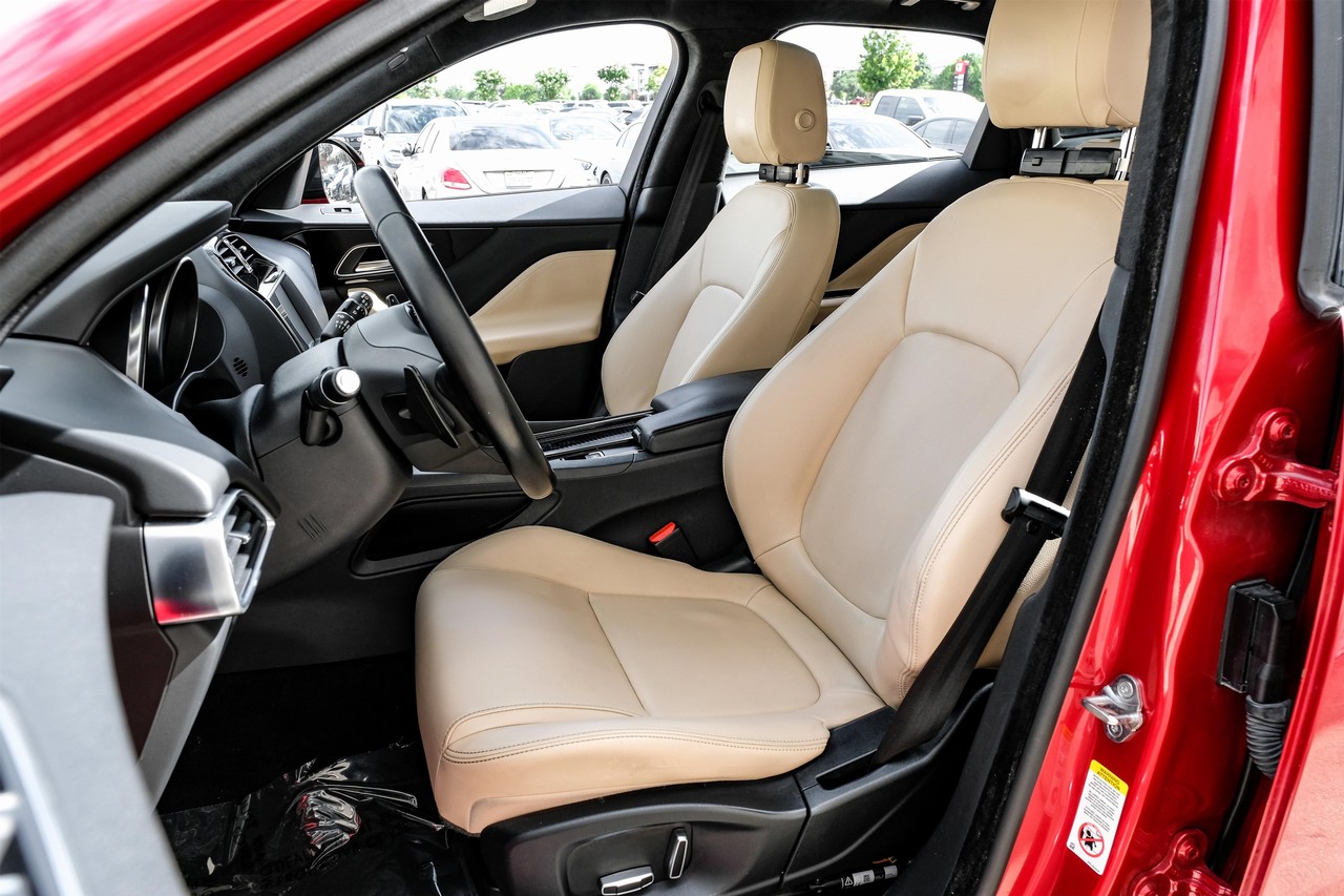 Jaguar F-Pace Vehicle Main Gallery Image 04