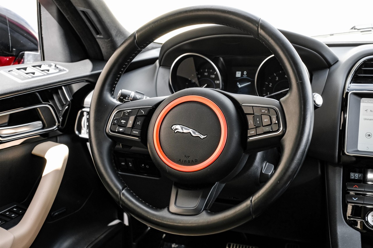 Jaguar F-Pace Vehicle Main Gallery Image 17
