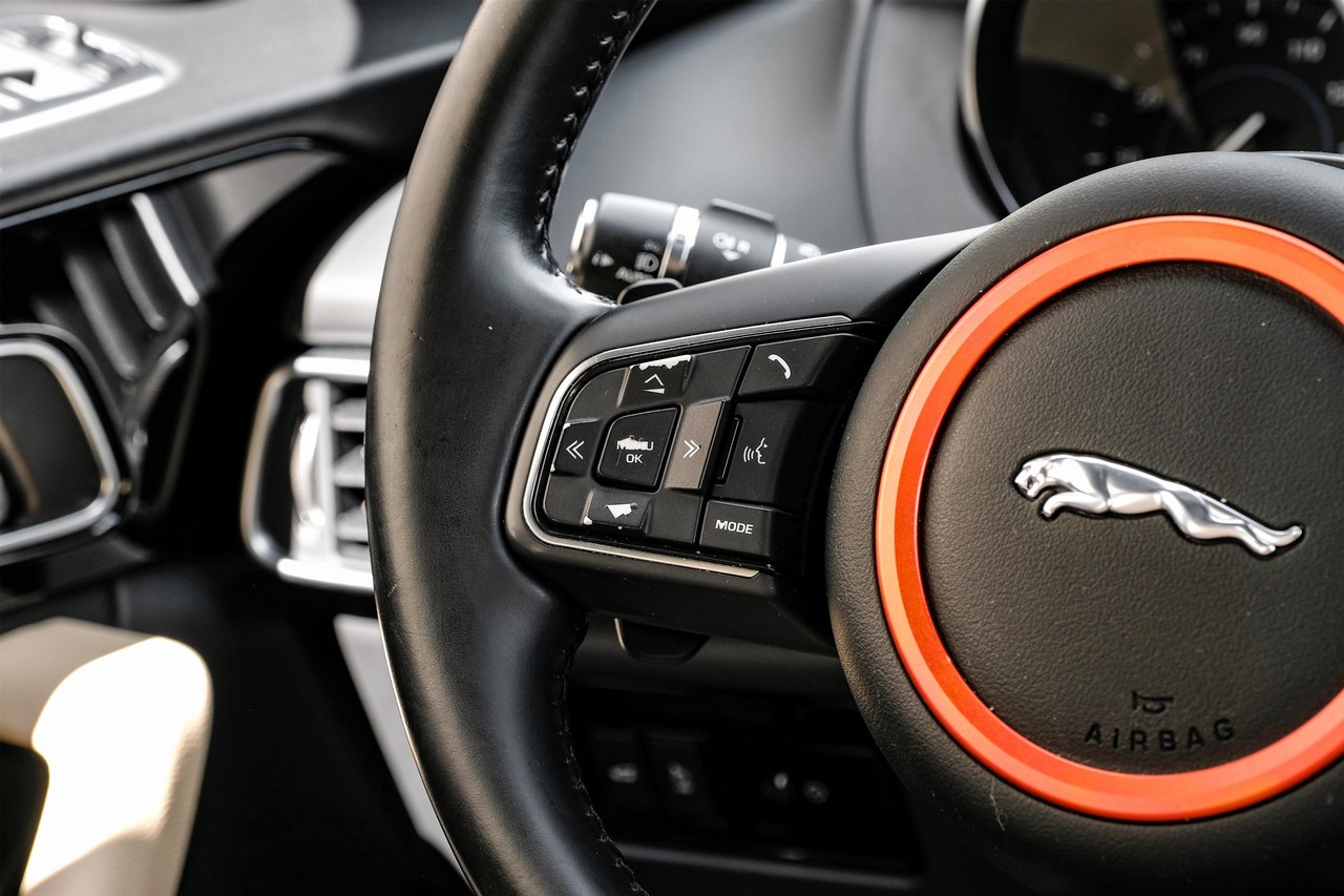 Jaguar F-Pace Vehicle Main Gallery Image 18
