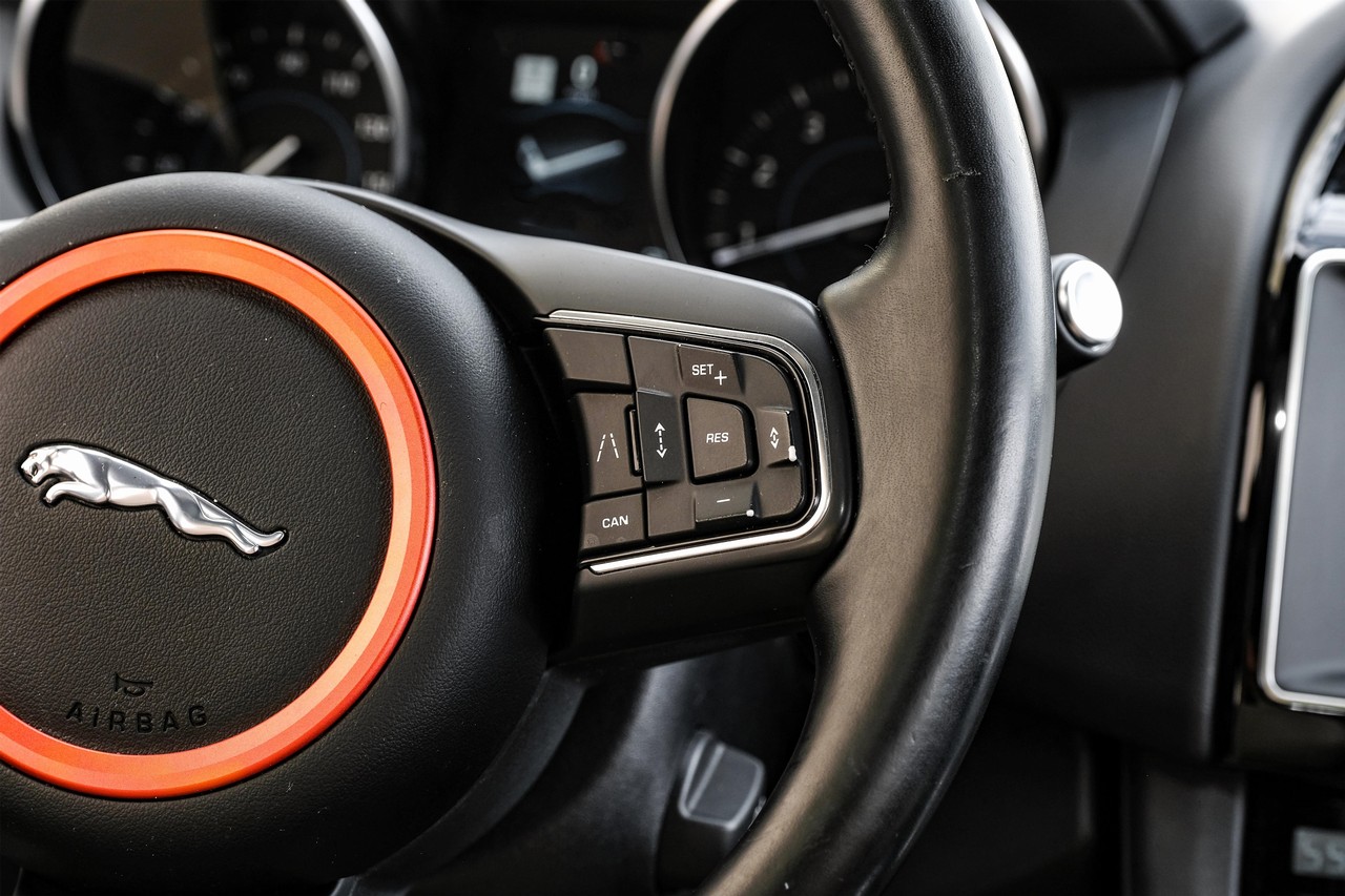 Jaguar F-Pace Vehicle Main Gallery Image 19