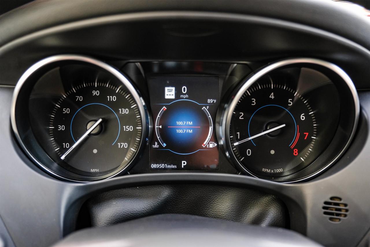 Jaguar F-Pace Vehicle Main Gallery Image 20