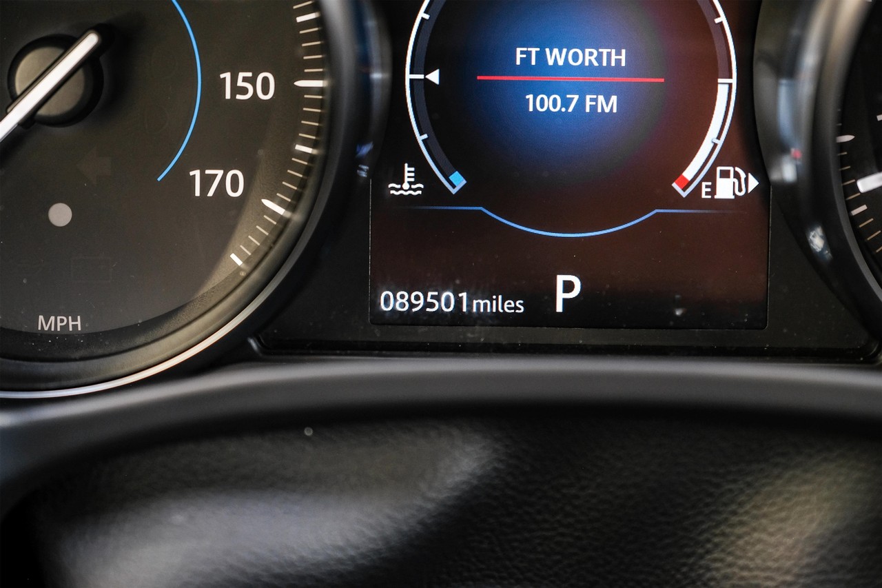 Jaguar F-Pace Vehicle Main Gallery Image 21
