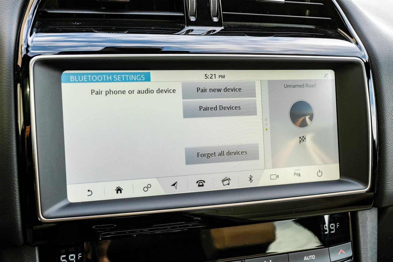 Jaguar F-Pace Vehicle Main Gallery Image 31