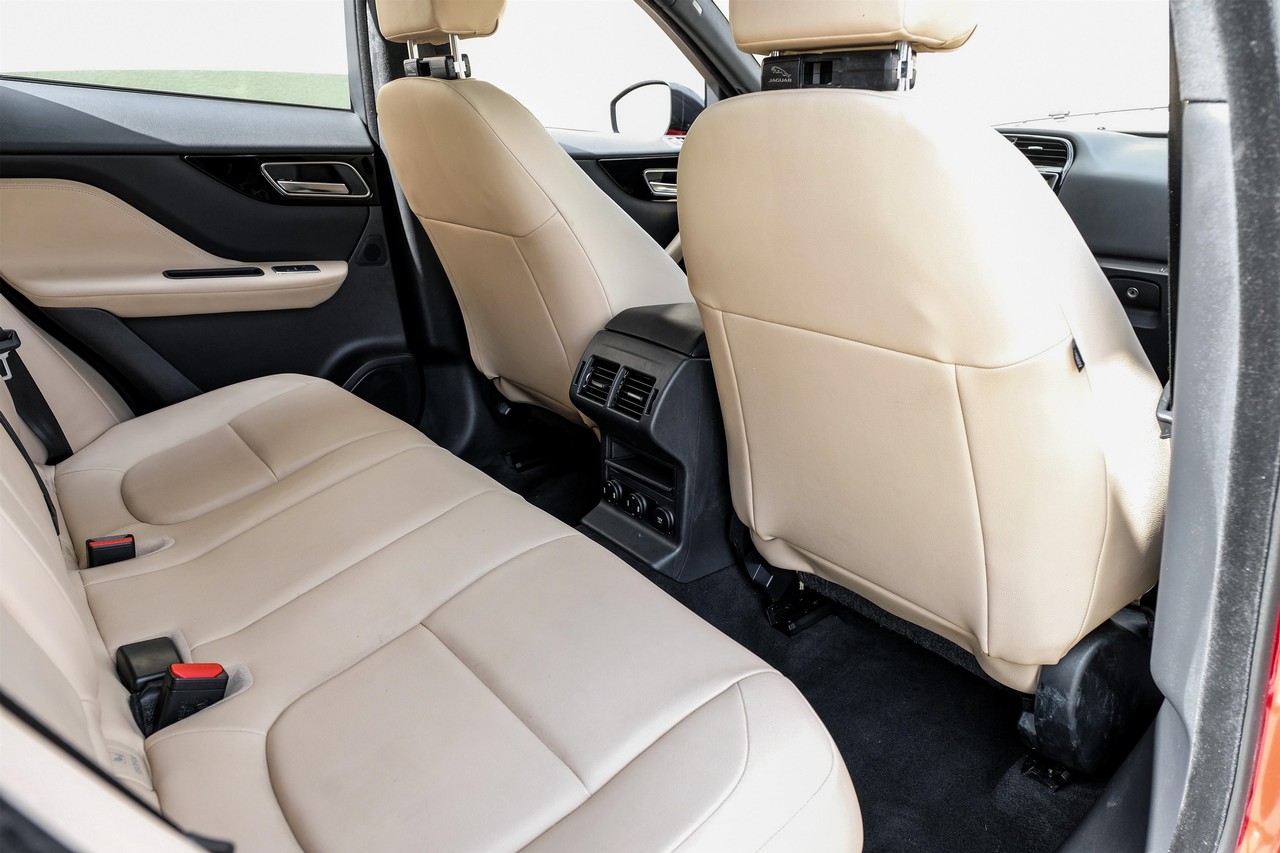 Jaguar F-Pace Vehicle Main Gallery Image 34