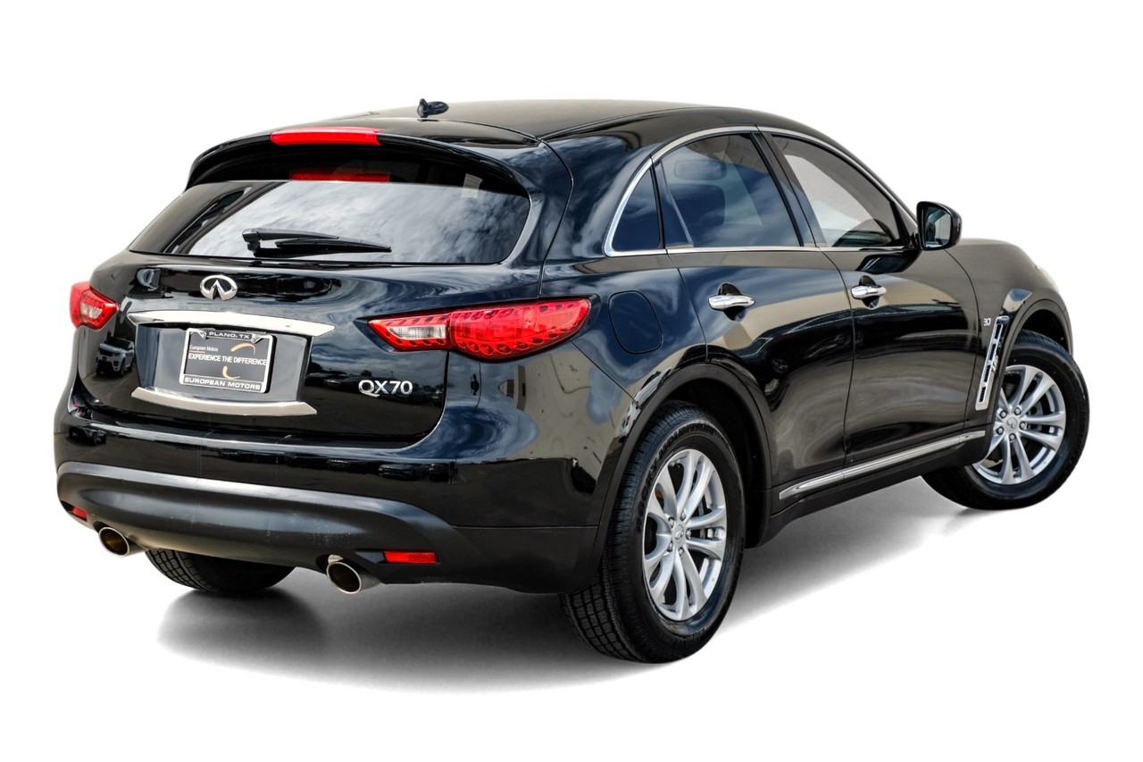 INFINITI QX70 Vehicle Main Gallery Image 09