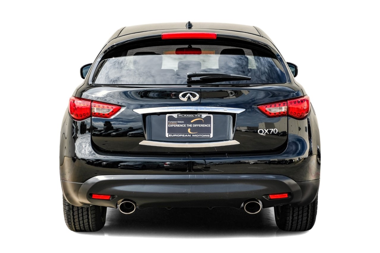 INFINITI QX70 Vehicle Main Gallery Image 10