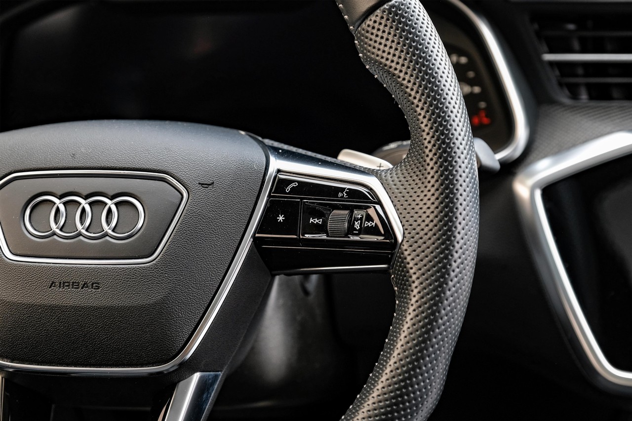 Audi S7 Vehicle Main Gallery Image 19