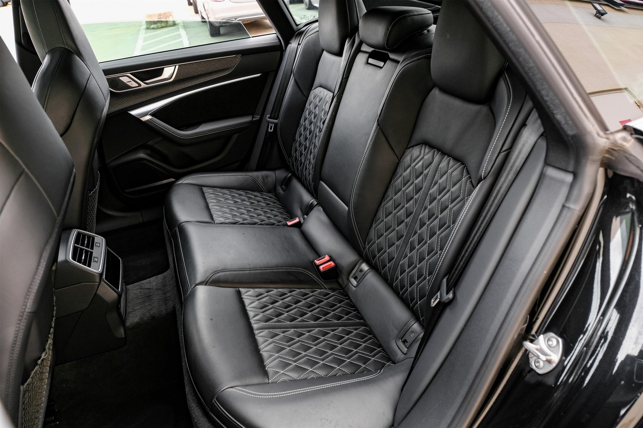 Audi S7 Vehicle Main Gallery Image 35