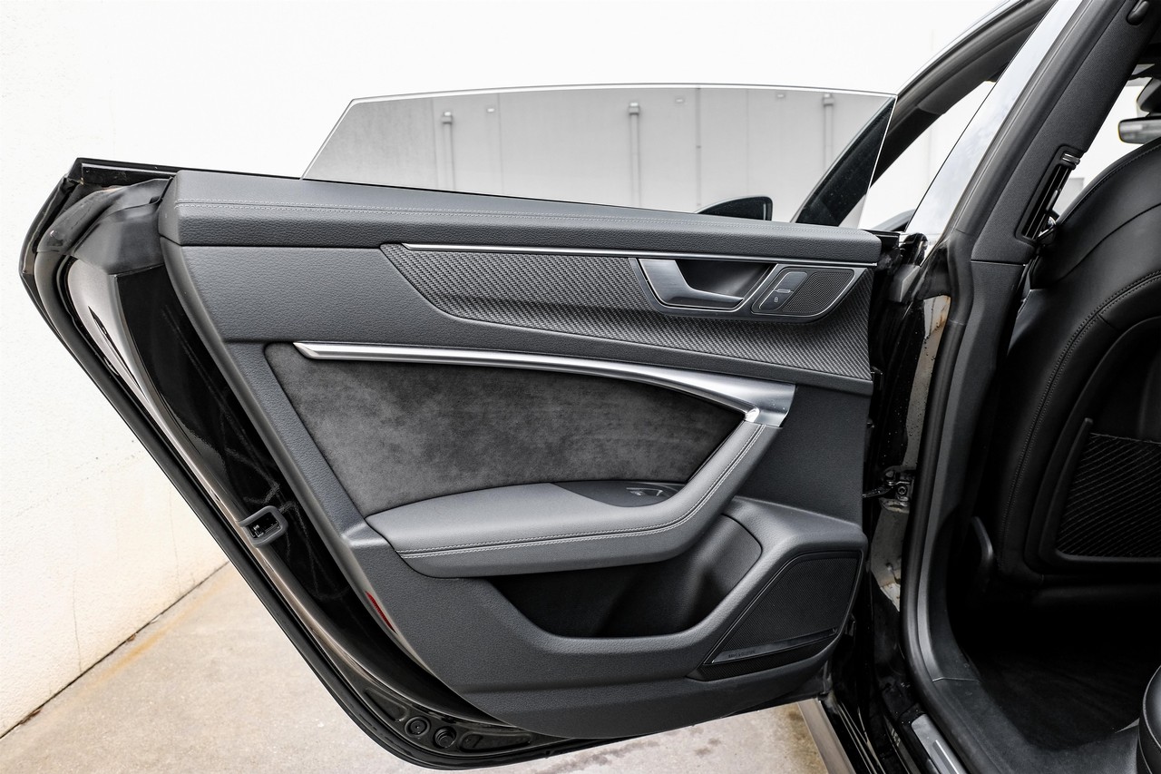 Audi S7 Vehicle Main Gallery Image 40