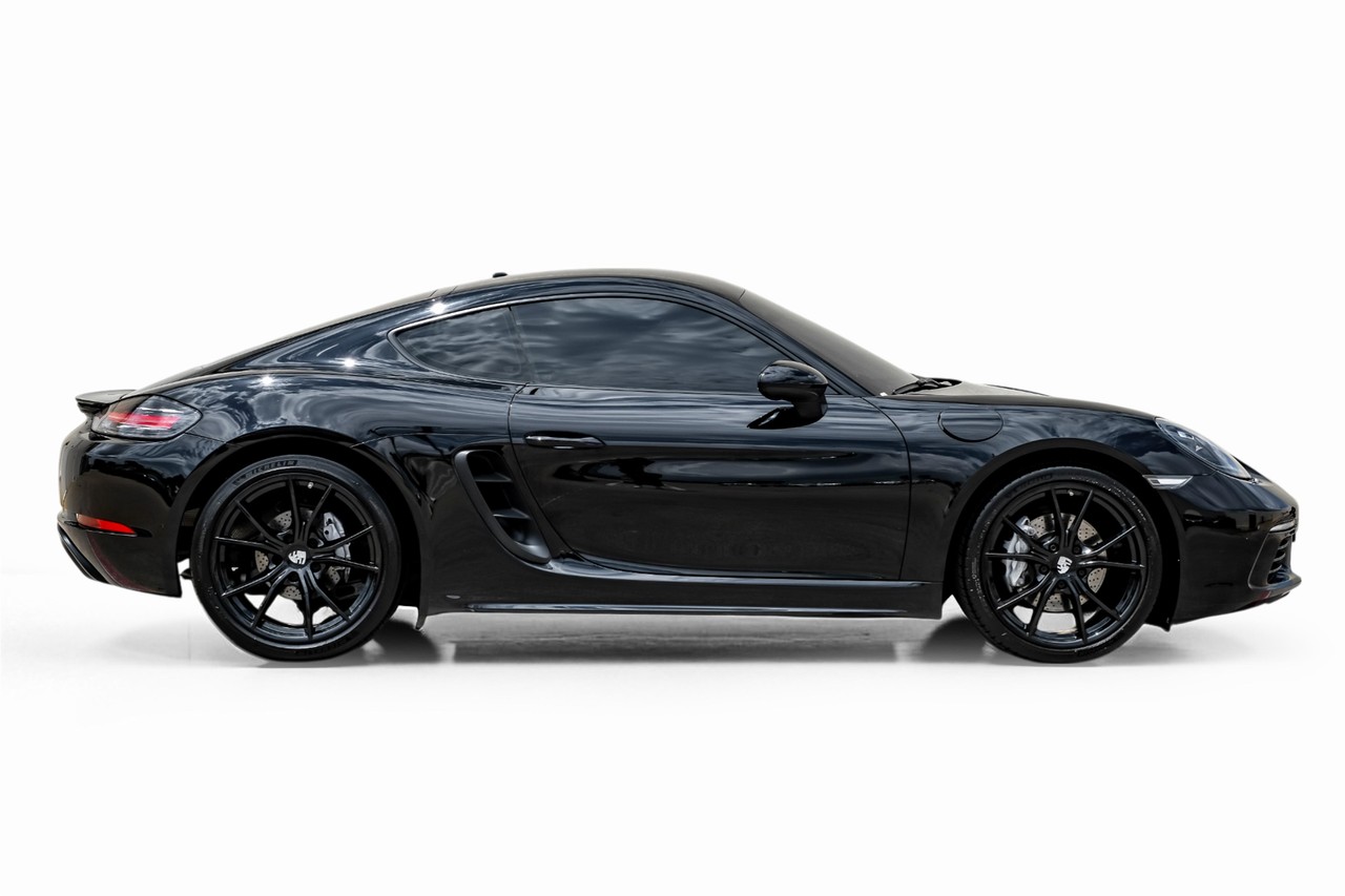 Porsche 718 Cayman Vehicle Main Gallery Image 07