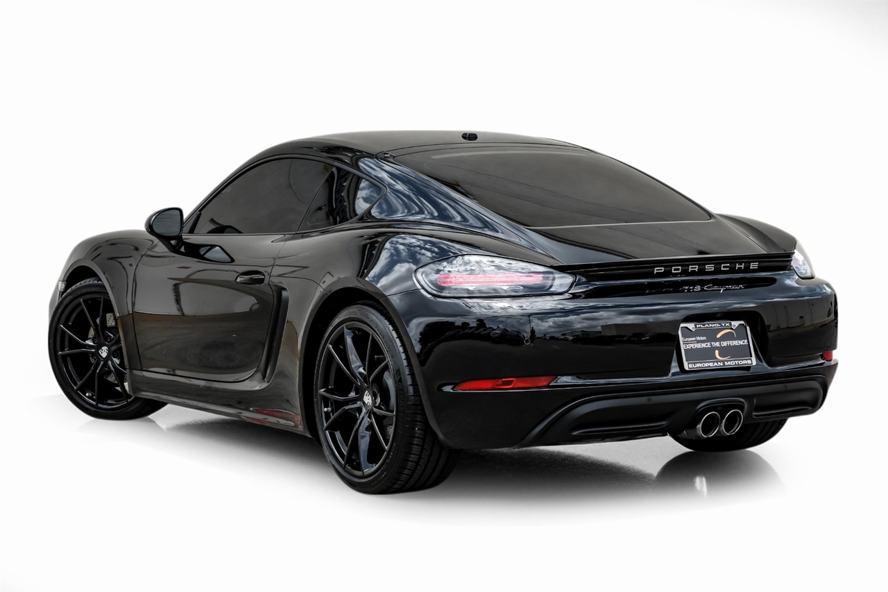 Porsche 718 Cayman Vehicle Main Gallery Image 12