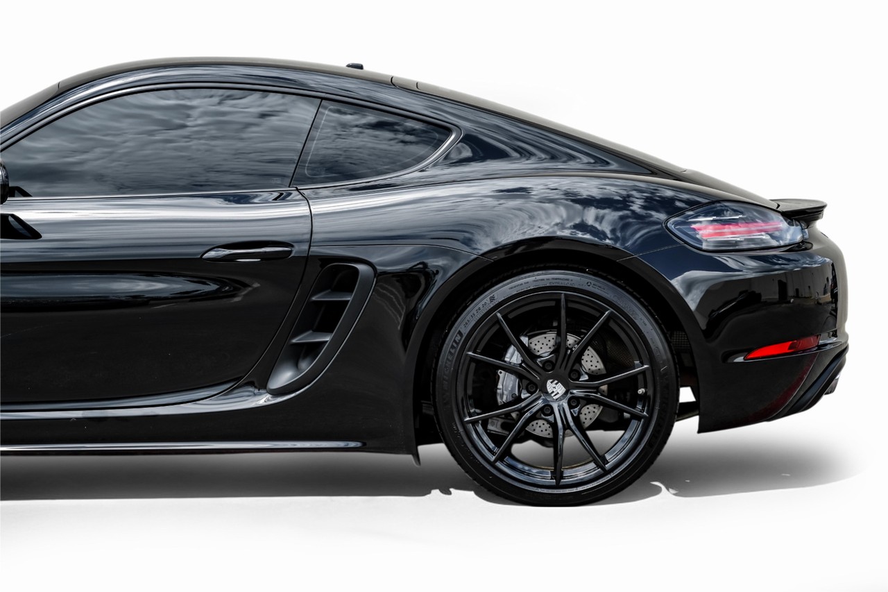 Porsche 718 Cayman Vehicle Main Gallery Image 15