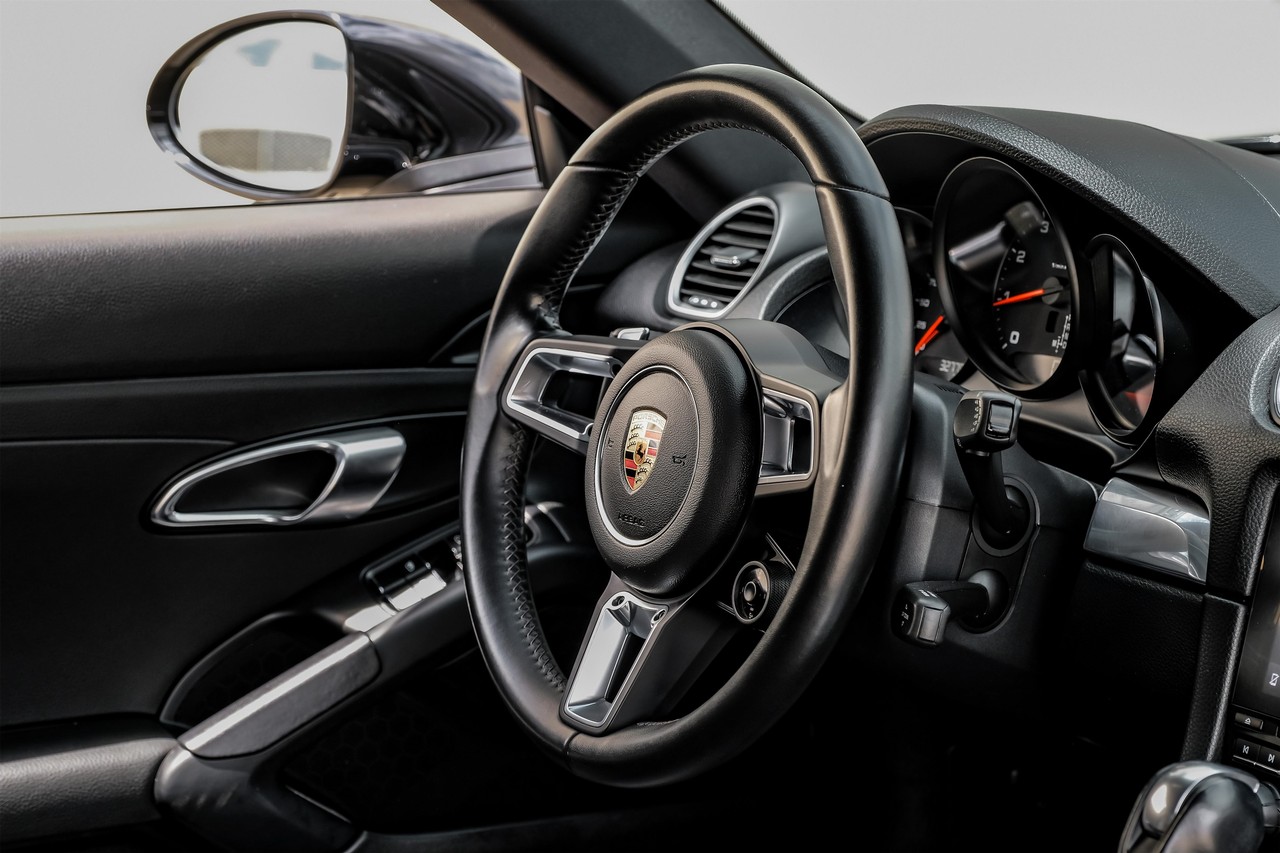 Porsche 718 Cayman Vehicle Main Gallery Image 17