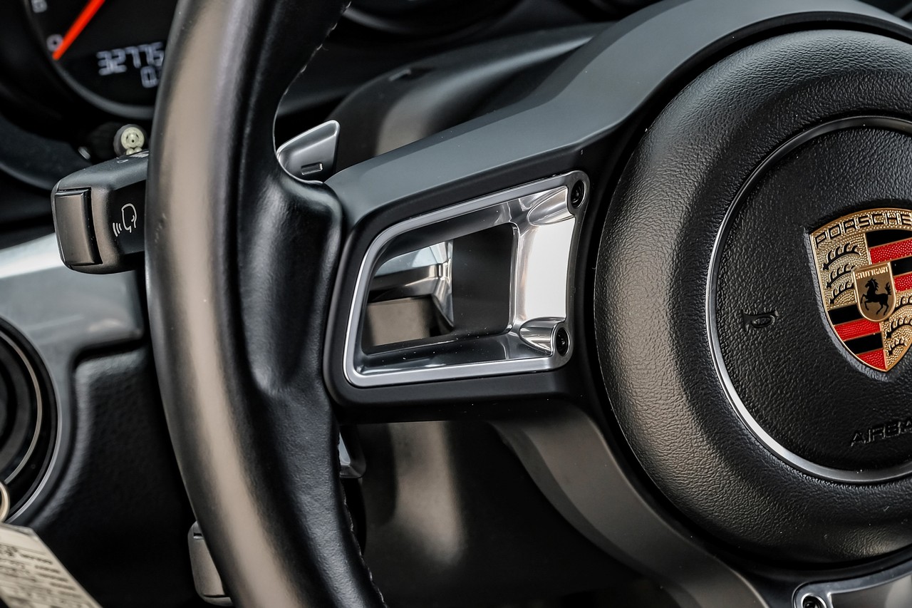 Porsche 718 Cayman Vehicle Main Gallery Image 19