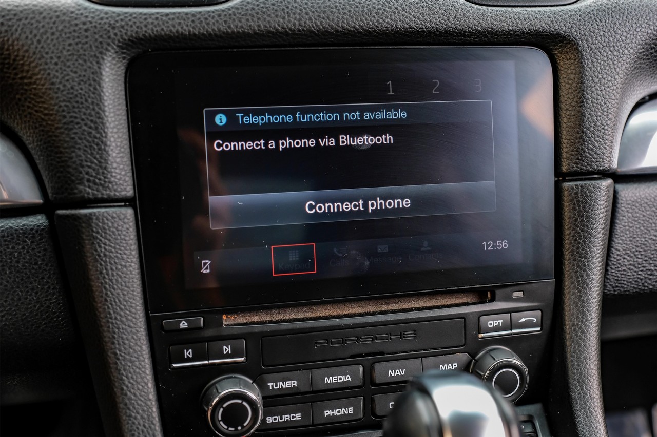 Porsche 718 Cayman Vehicle Main Gallery Image 31