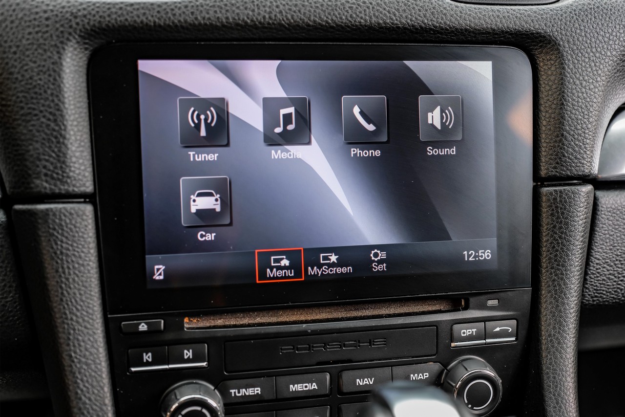 Porsche 718 Cayman Vehicle Main Gallery Image 34