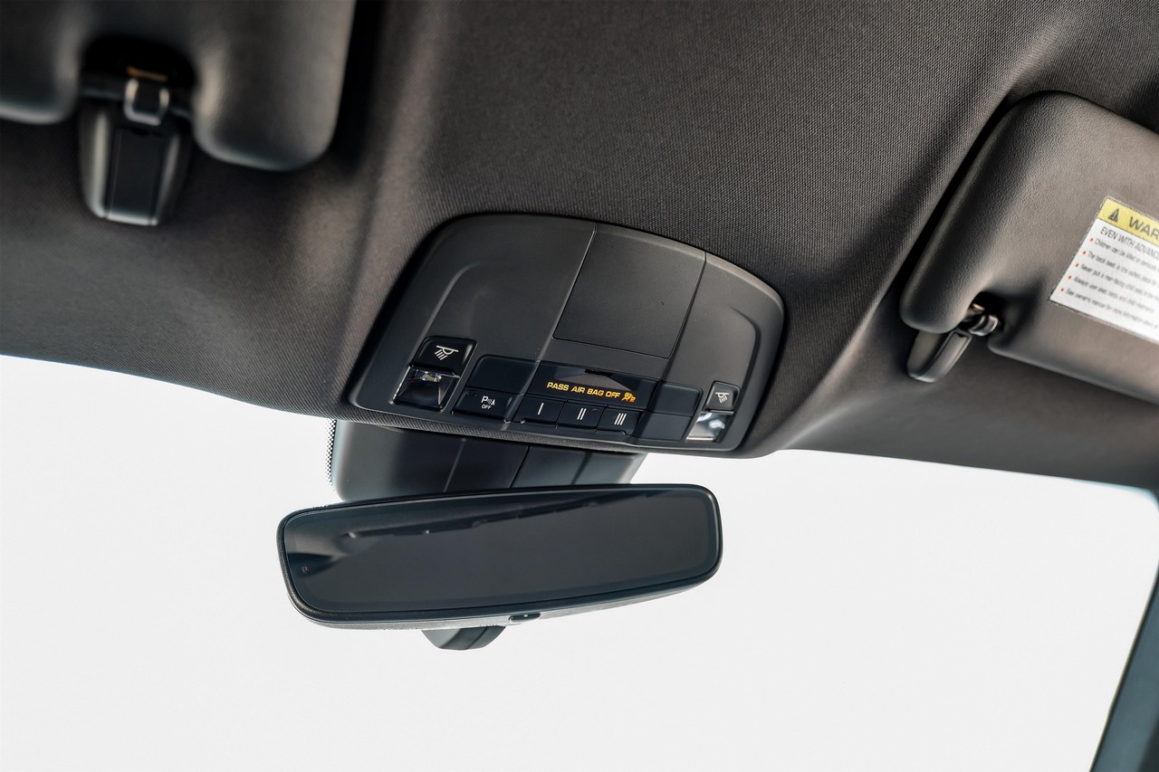 Porsche 718 Cayman Vehicle Main Gallery Image 35