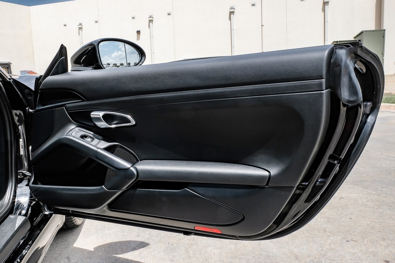Porsche 718 Cayman Vehicle Main Gallery Image 41