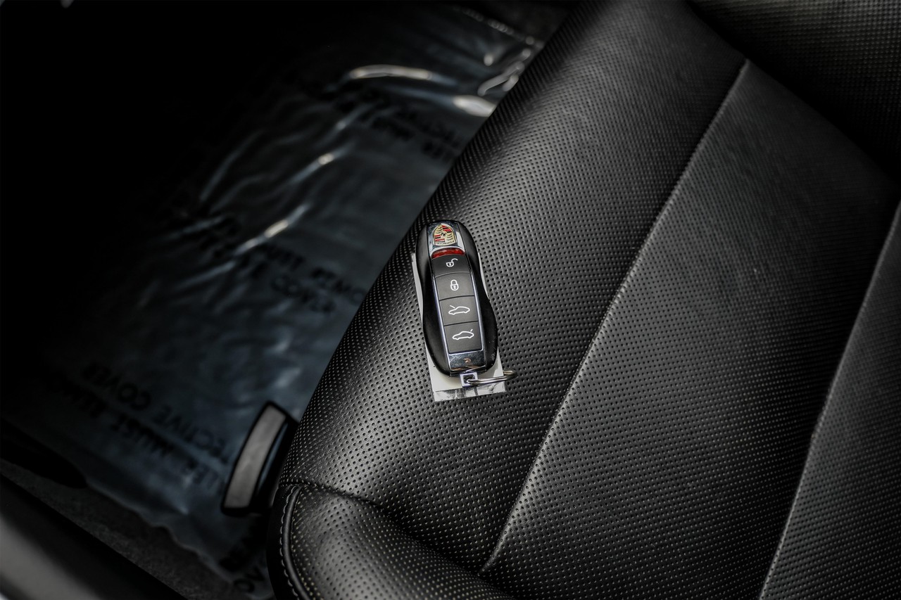 Porsche 718 Cayman Vehicle Main Gallery Image 50