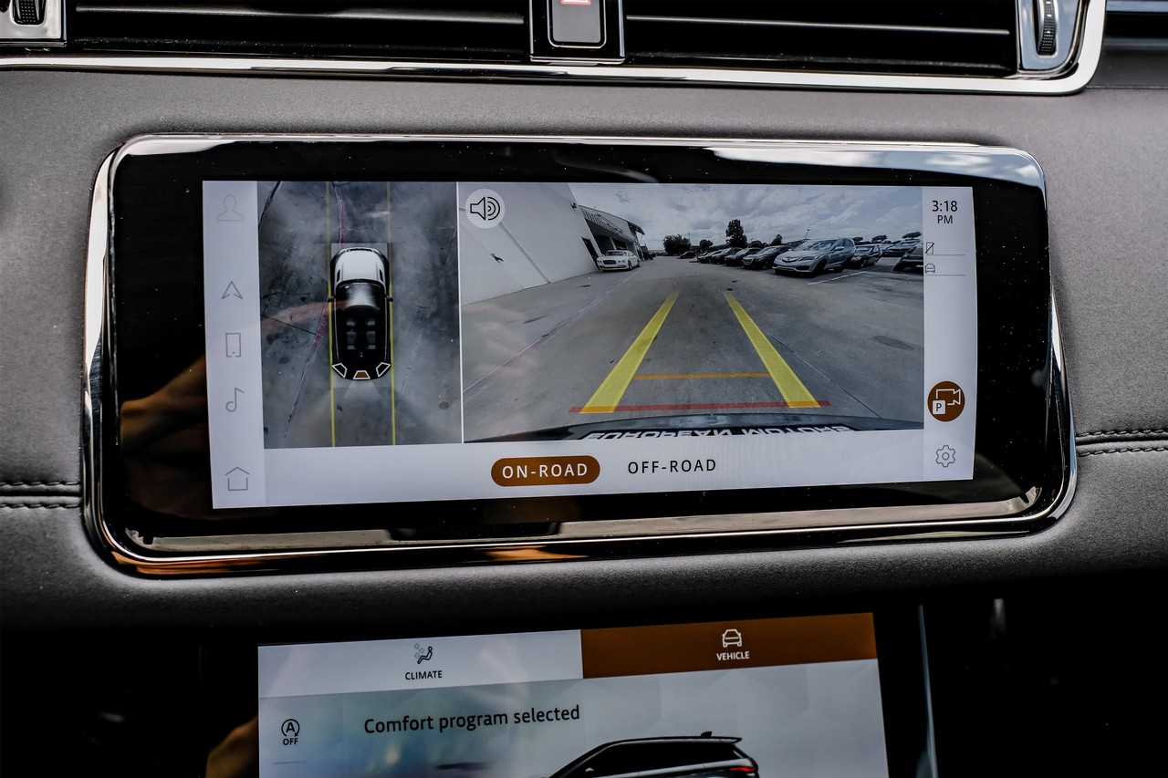 Land Rover Range Rover Evoque Vehicle Main Gallery Image 25