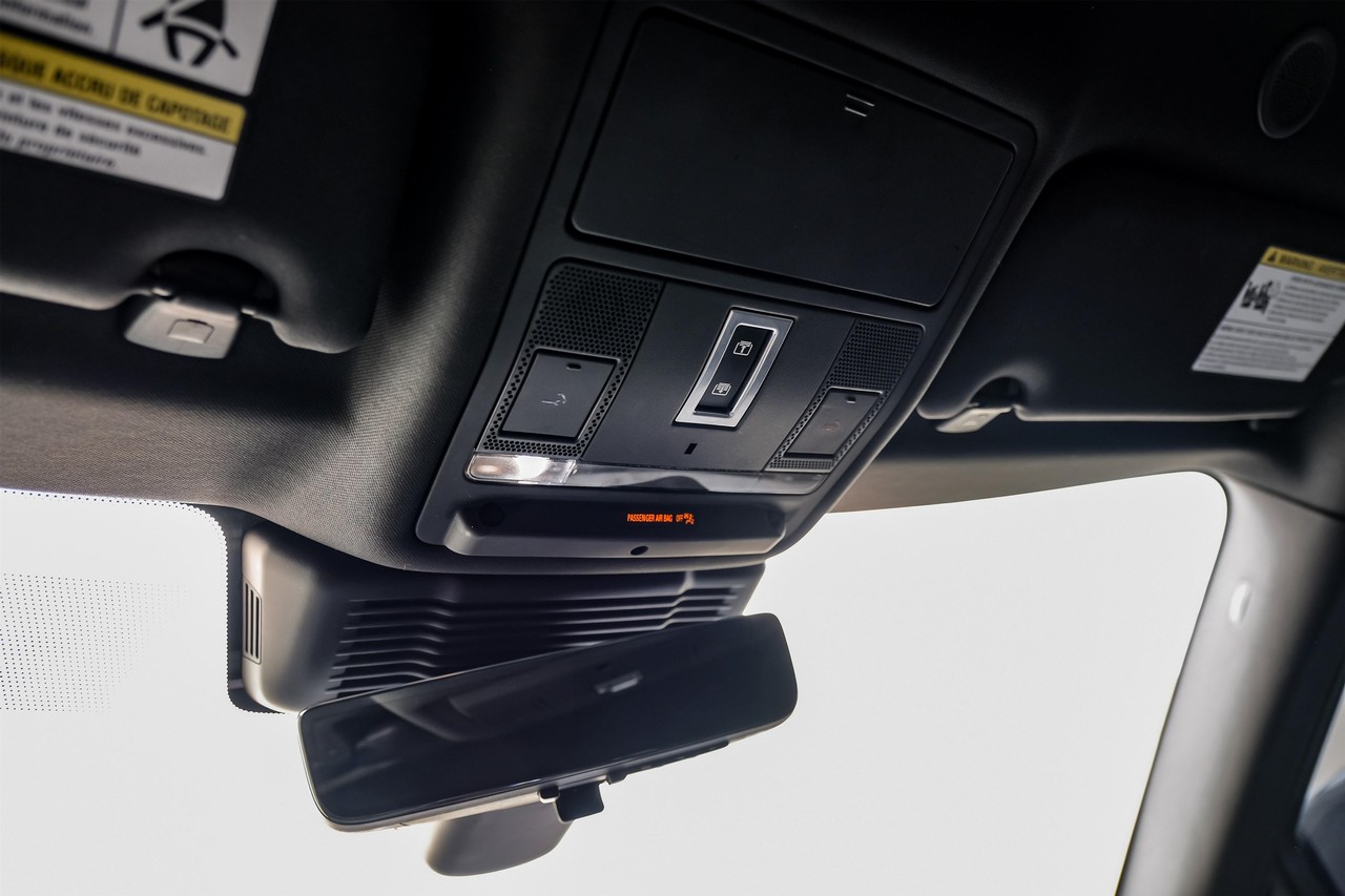 Land Rover Range Rover Evoque Vehicle Main Gallery Image 31