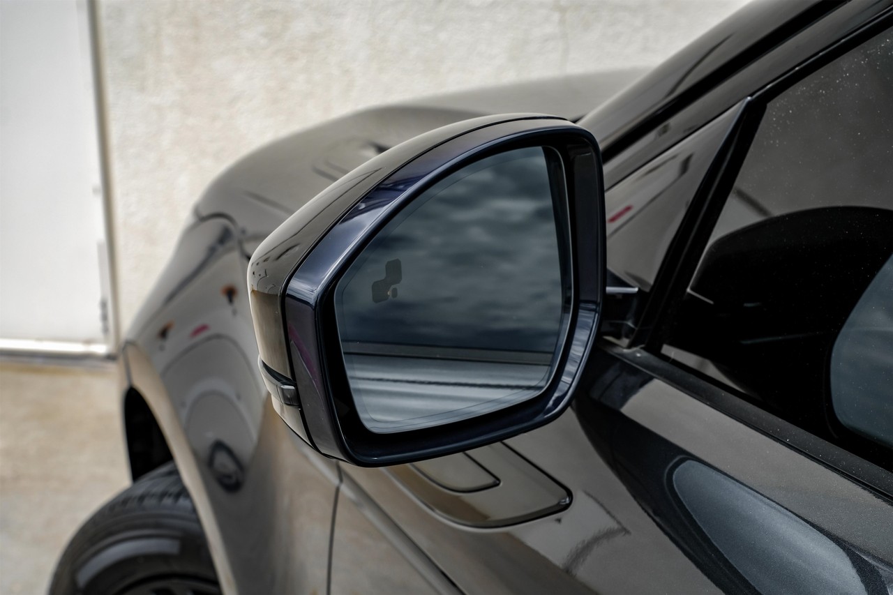 Land Rover Range Rover Evoque Vehicle Main Gallery Image 37