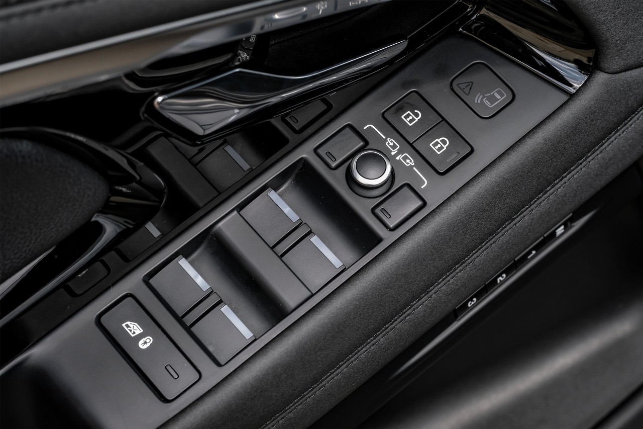 Land Rover Range Rover Evoque Vehicle Main Gallery Image 40