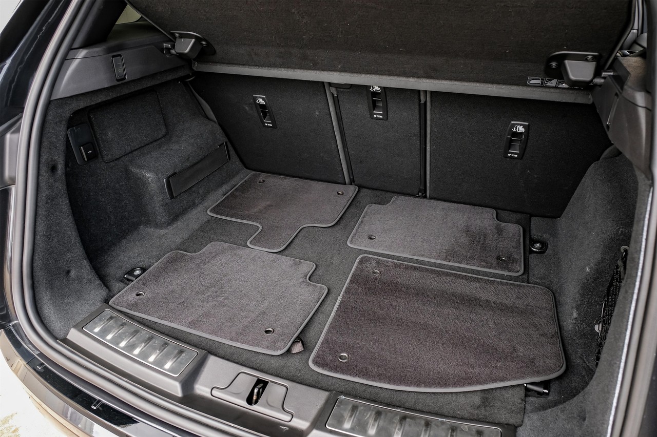 Land Rover Range Rover Evoque Vehicle Main Gallery Image 46