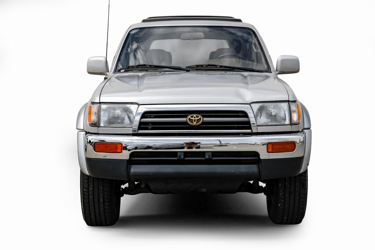 Toyota 4Runner Vehicle Main Gallery Image 06