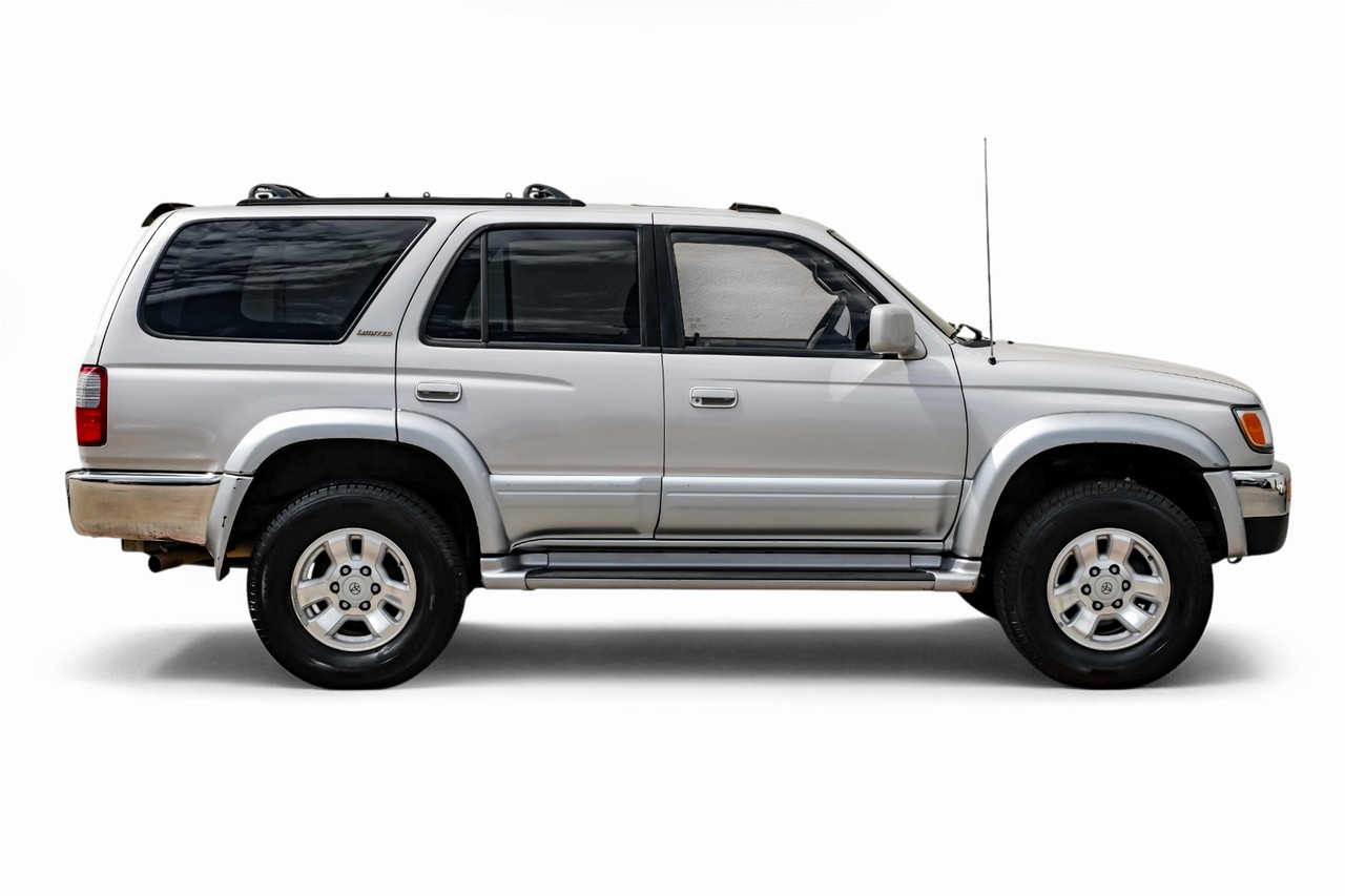 Toyota 4Runner Vehicle Main Gallery Image 08