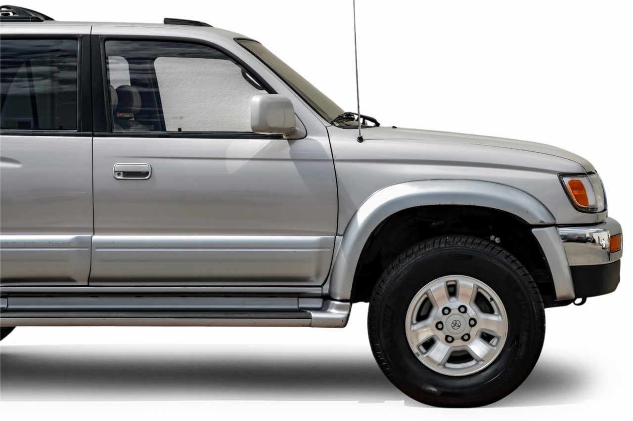 Toyota 4Runner Vehicle Main Gallery Image 10