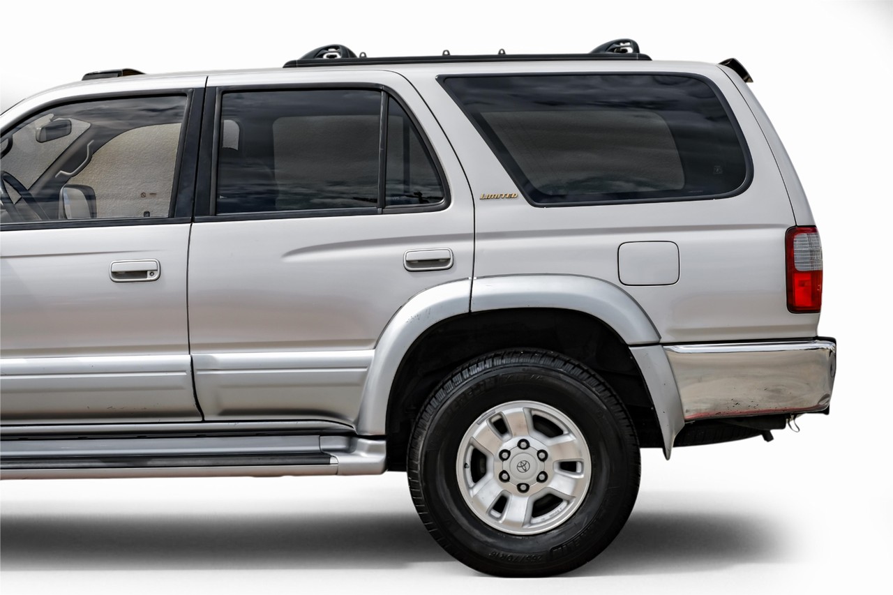Toyota 4Runner Vehicle Main Gallery Image 16
