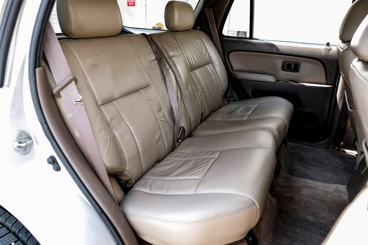 Toyota 4Runner Vehicle Main Gallery Image 29
