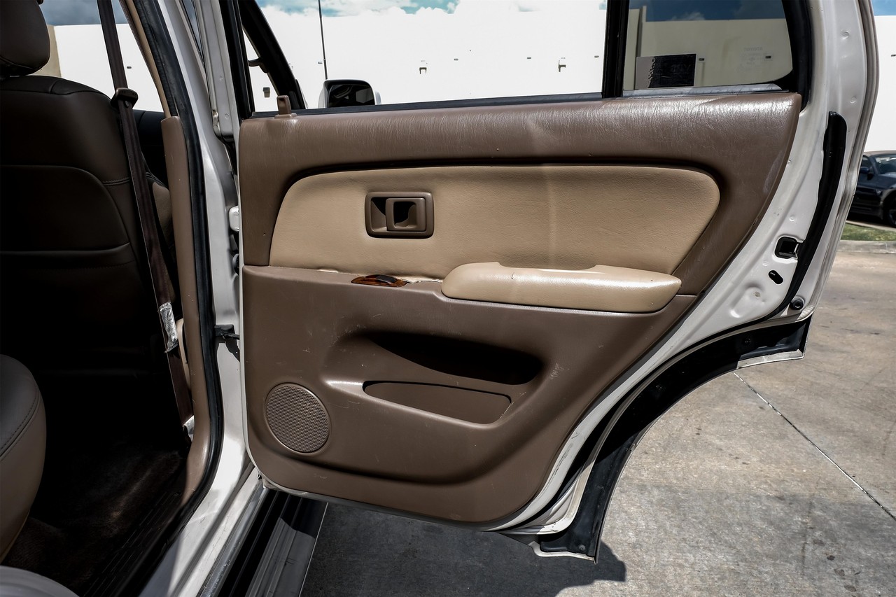 Toyota 4Runner Vehicle Main Gallery Image 39