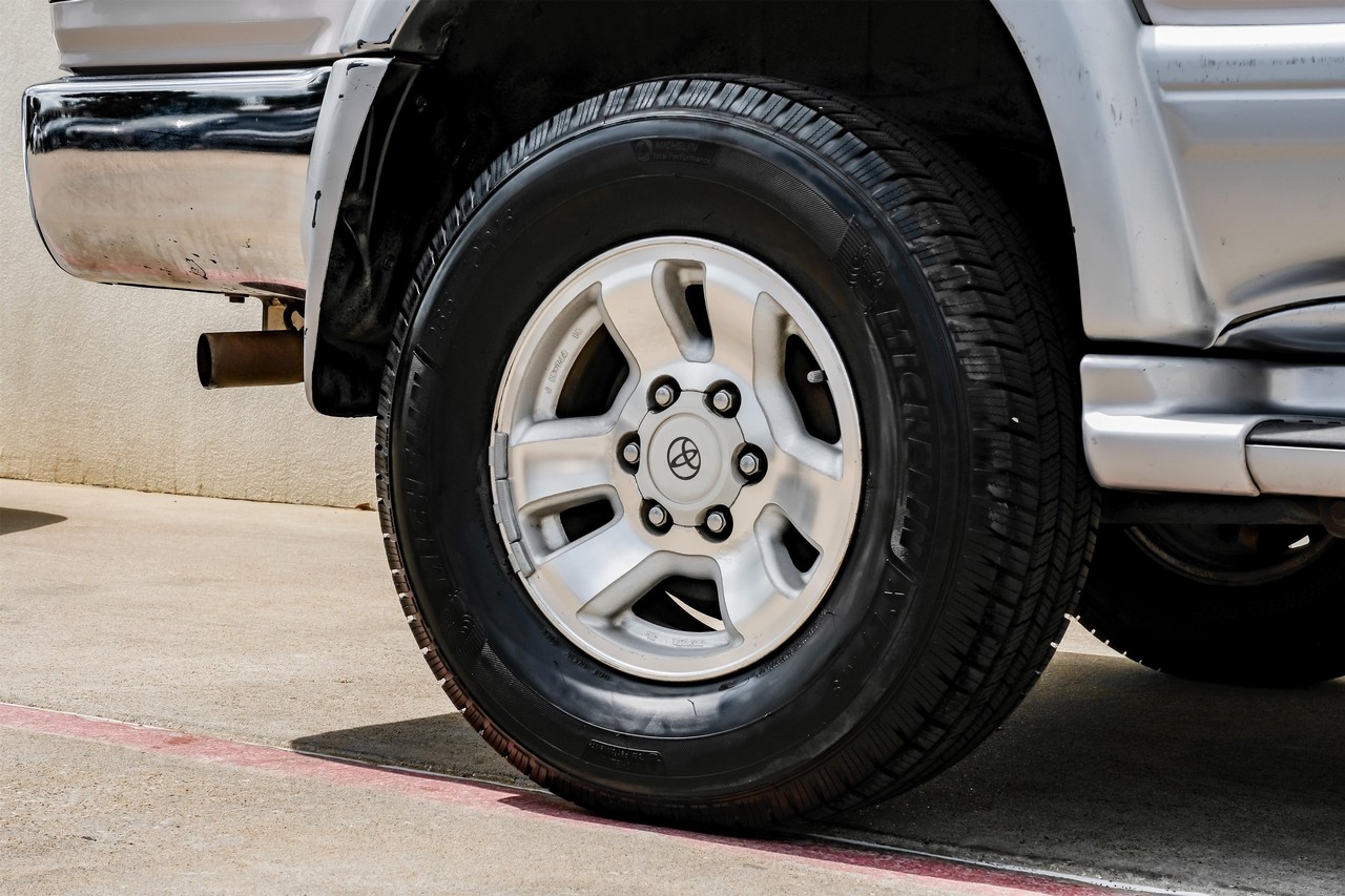 Toyota 4Runner Vehicle Main Gallery Image 44