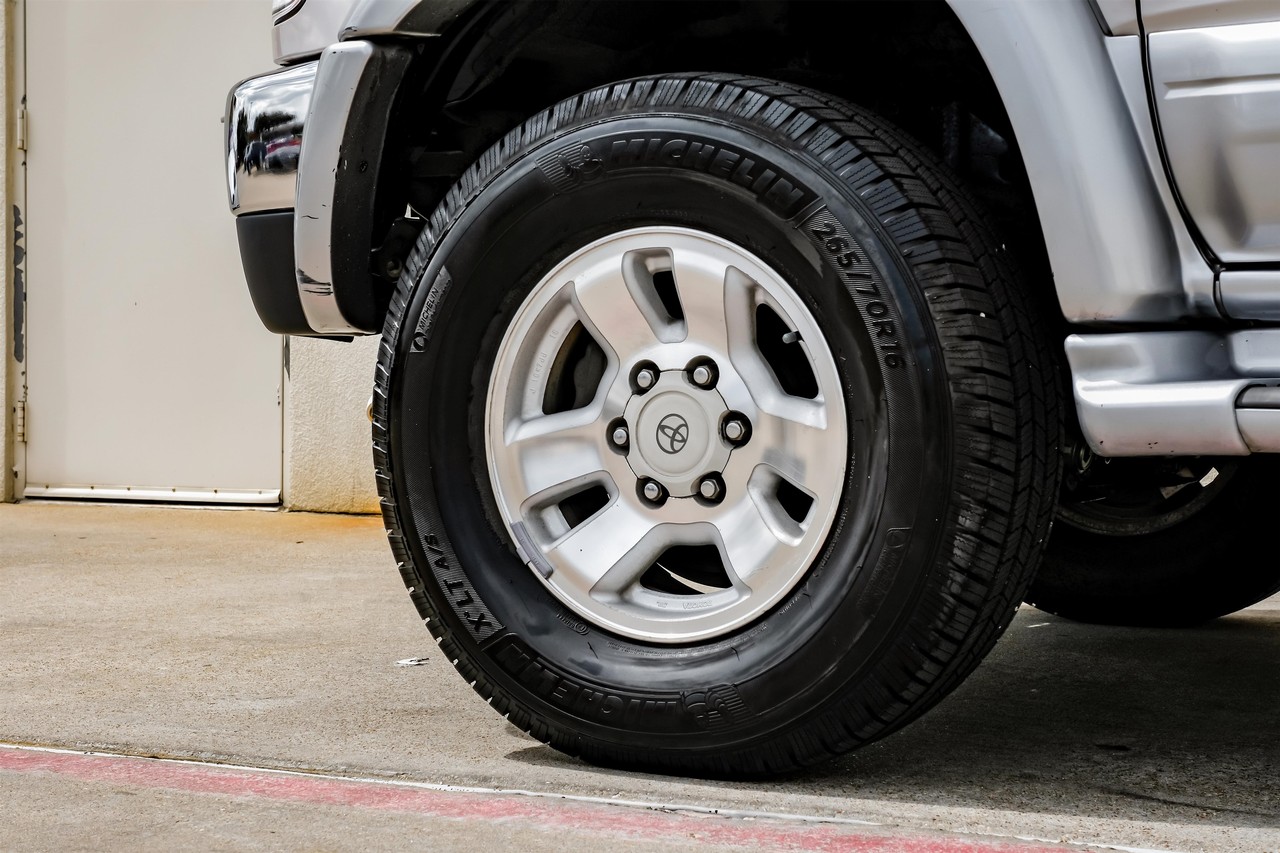 Toyota 4Runner Vehicle Main Gallery Image 46