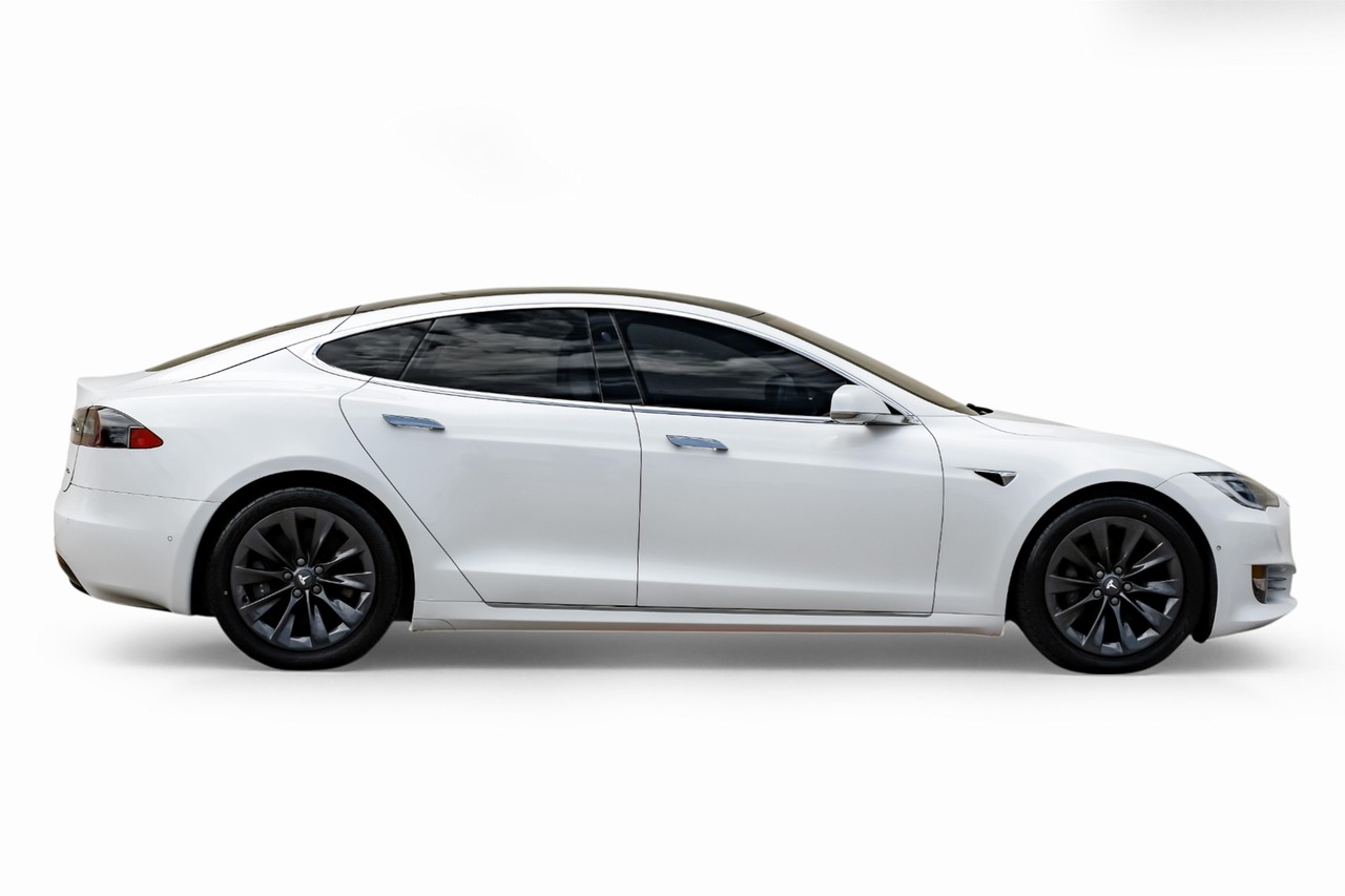 Tesla Model S Vehicle Main Gallery Image 08