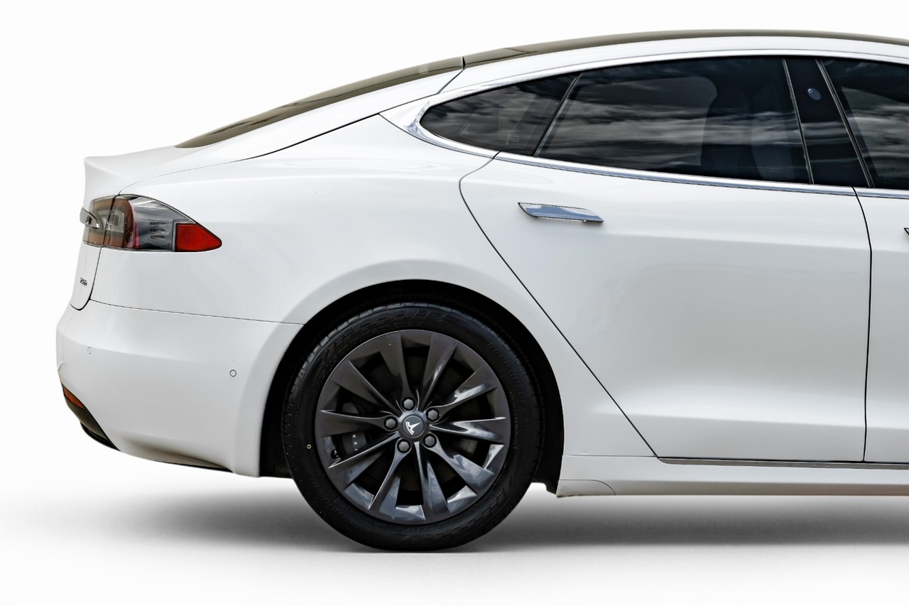 Tesla Model S Vehicle Main Gallery Image 09