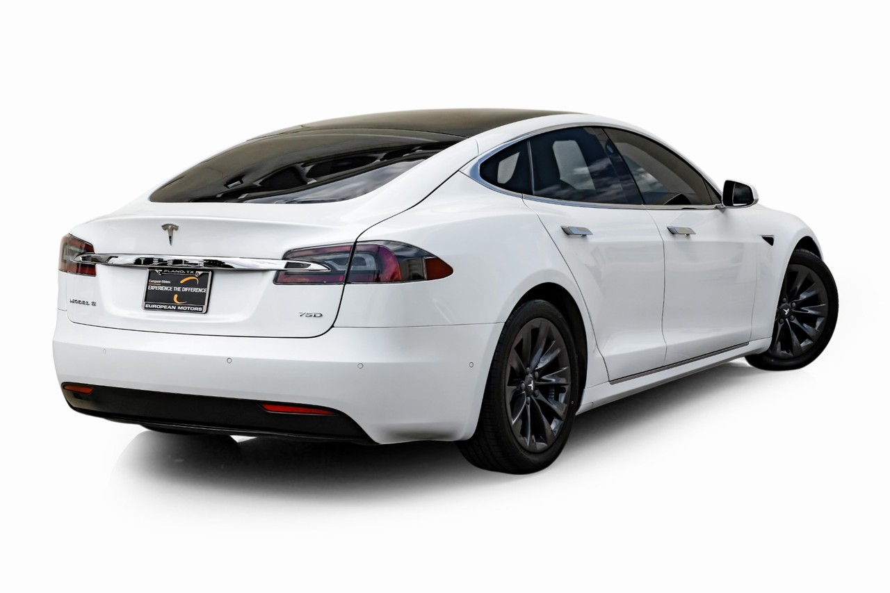 Tesla Model S Vehicle Main Gallery Image 11