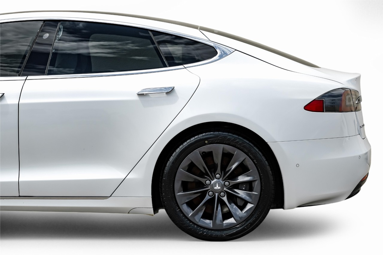 Tesla Model S Vehicle Main Gallery Image 16